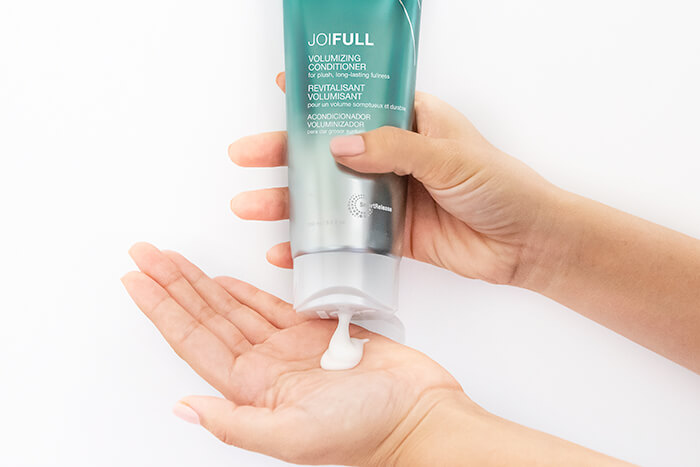 joifull-conditioner-hand1 JoiFull Conditioner pouring into hand